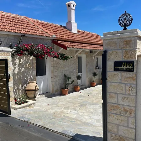 Alex & Apartment Arillas (Corfu)