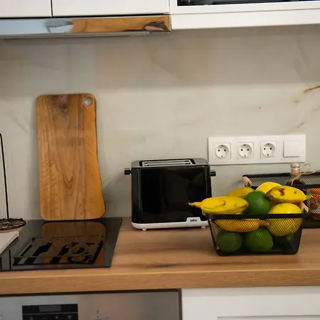 Alex & דירה ארילס