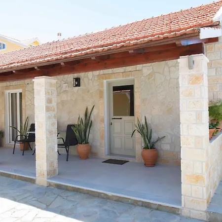 Alex & דירה ארילס